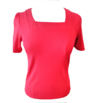 Gratis rood katoenen tshirt met vierkante halslijn bij een bestelling vanaf &euro; 60,00