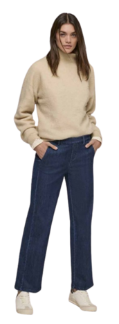 Model toont  Anna Montana Angelika jump-in jeans 1045 mila wide flexi L30  kleur stonewash