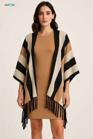 Model draagt camel jurk met loshangend vest van Caffe Latte – Italiaanse damesmode set