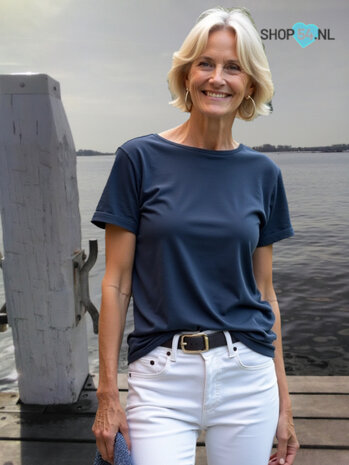 Gratis bij een besteding vanaf 60,00 euro donkerblauw tshirt van HS Fashion gratis